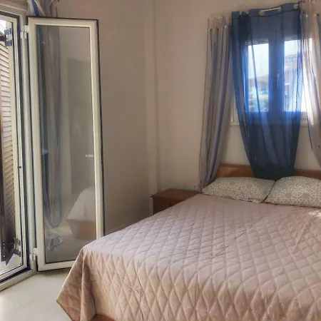 Seaview Rooftop Apt By The Beach In Corfu Town Appartement *